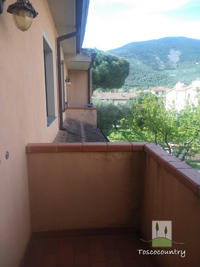  Terrace house with garden for sale in Calci, Tuscany