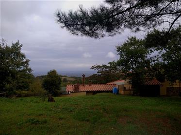  Landhaus mit Grundstück, zu verkaufen in Panoramalage in der Nähe von Rivalto, Toskana