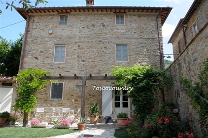Landhaus im Verkauf in Capannori, in sehr gutem Zustand - Ref.