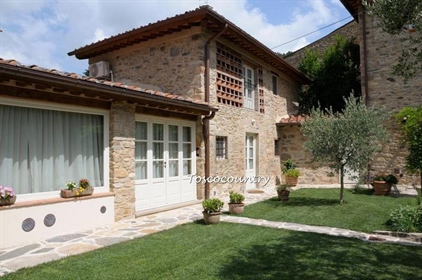 Farmhouse for sale in Capannori, in excellent condition - Ref. Cup03