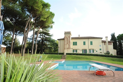 Villa for sale in Montopoli in Val d'Arno, renovated - Ref. Aab01