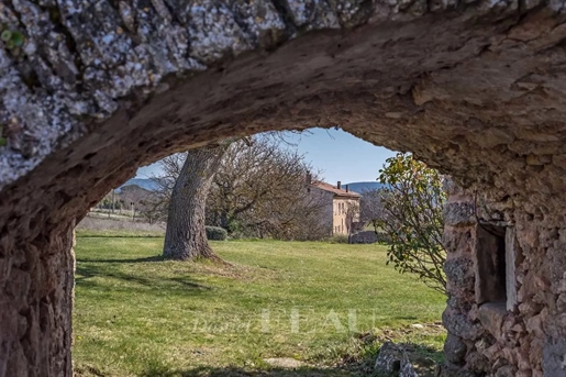 Aix en Provence landskab - En 170 hektar jagtejendom
