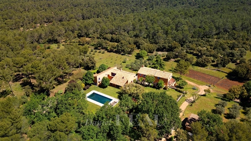 Aix en Provence - Provençaals huis op een landgoed van meer dan 41 hectare