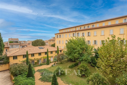 Aix en Provence - An apartment with a terrace