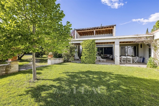Aix en Provence – An architect-designed property
