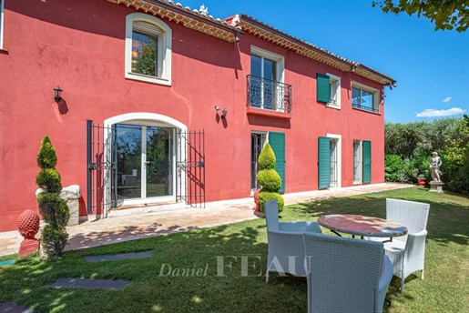Aix en Provence countryside – A character property
