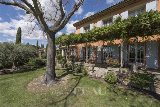 Between Aix and the Luberon – A charming and peaceful property