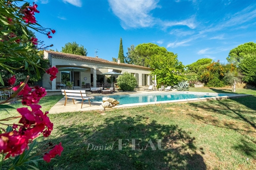Aix en Provence countryside – A property with a swimming pool