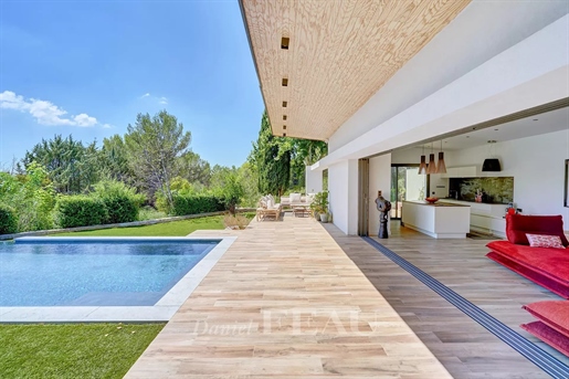 Aix en Provence – A superb architect-designed property