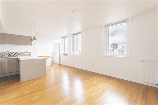 Appartement van 48 m² met moderne keuken en luxe voorzieningen + parkeerplaats + kelder