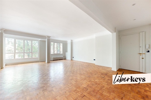 Superb 4-room apartment of 120m² located on Avenue de Versailles in Paris