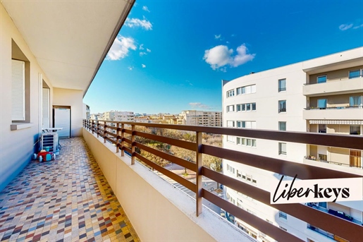 Appartement dernier étage T4 de 112m² + grand balcon | République | Villeurbanne