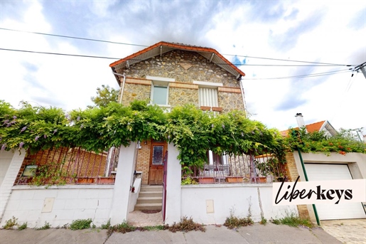 Charming house of 135m² on 4 levels with garage, terrace and finished basement | Rue des Voies du