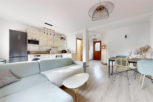 Apartamento de 3 habitaciones de 60 m² | Cornisa florida