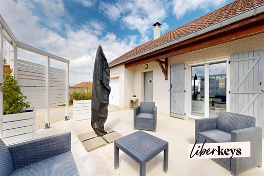 Bright single-storey house in Chambeire