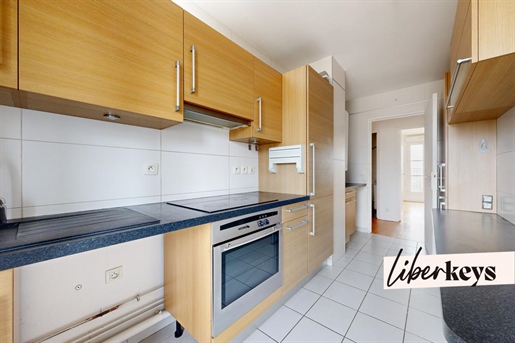 ? Spacious 3/4 room apartment in Serris with terrace?