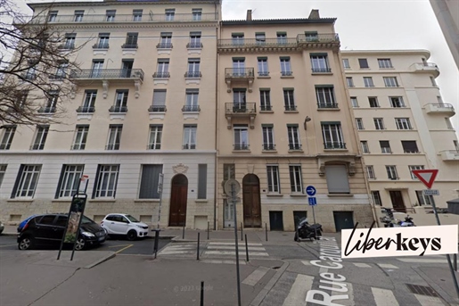 Apartment T5 of 137m ² in the heart of the 1st arrondissement of Lyon