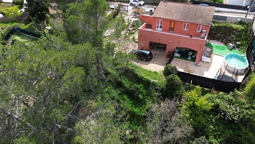 Villa of 141 m² with wooded land of 1250 m² - Le Luc