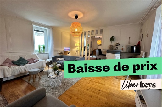 For Sale in Vitré, Beautiful Residence of 144m² with a garage of 118m². 10-minute walk to the city 