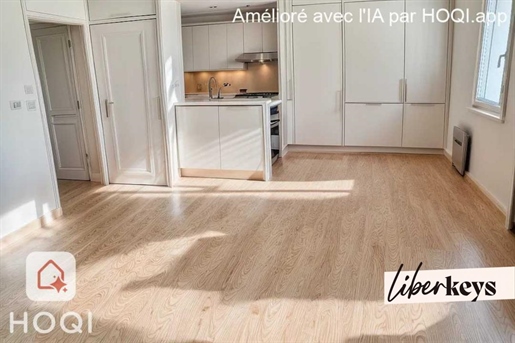 Apartment with balcony and swimming pool | 2 rooms of 53m² | Rue Marie Madeleine Fourcade | Lyon 7th