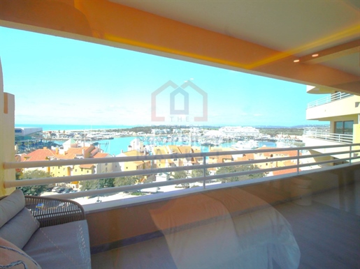 2 bedroom spectacular apartment with marina Views