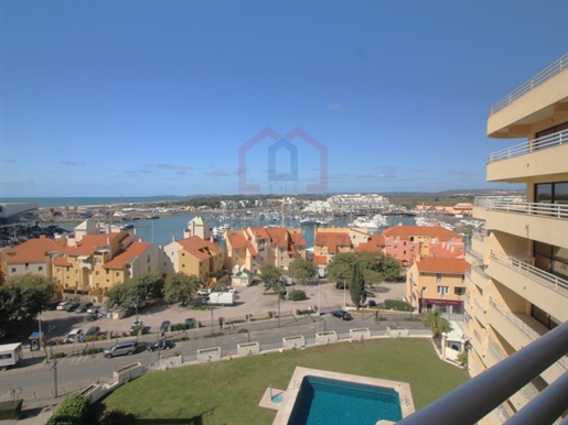 2 bedroom spectacular apartment with marina Views