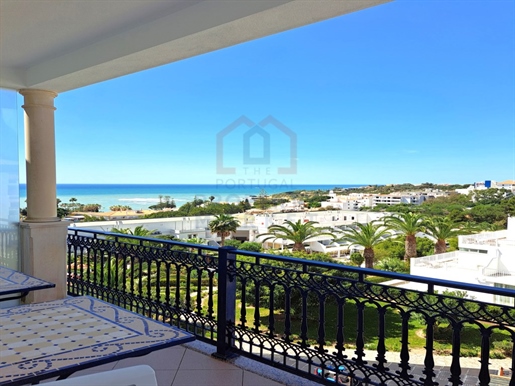 Two bedroom Top Floor apartment with amazing sea views
