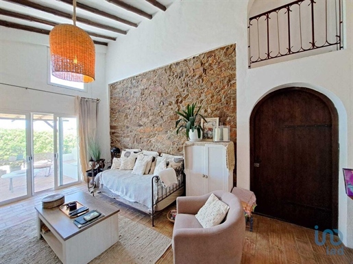 Casa tradicional T3 em Faro de 212,00 m²