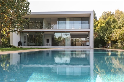Exquise maison moderne conçu par Pitsou Kedem