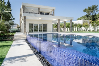 Exquisite villa in Kfar Shmaryahu