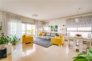Elegant Apartment in North Tel Aviv