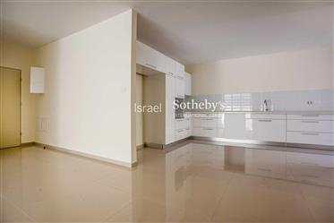 New and elegant garden apartment in the center of Ra'anana-Sotheby's Israel Real estate