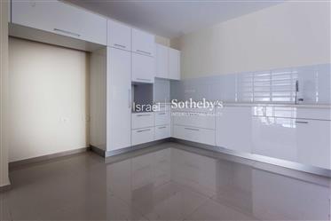 New and elegant garden apartment in the center of Ra'anana-Sotheby's Israel Real estate
