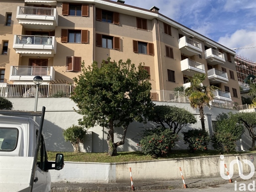 Sale Apartment 96 m² - 2 bedrooms - Genoa