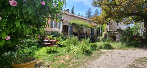 Near Cahors Comfortable Property With 5 Hectares including 2.6 Adjoining And Outbuildings