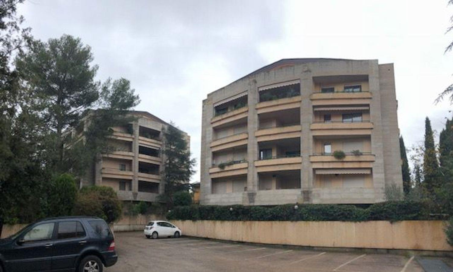 Purchase: Apartment (06128)