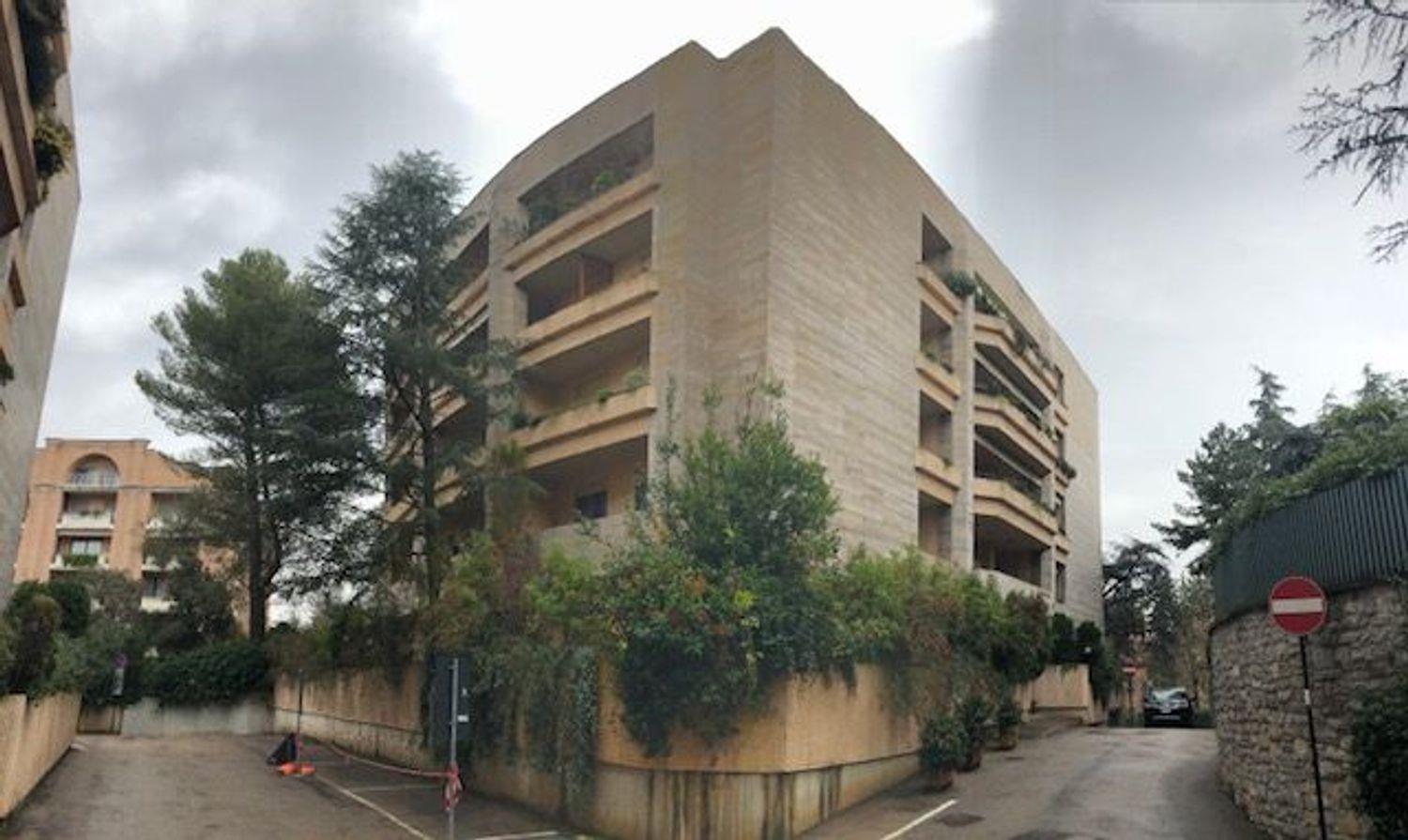 Purchase: Apartment (06128)