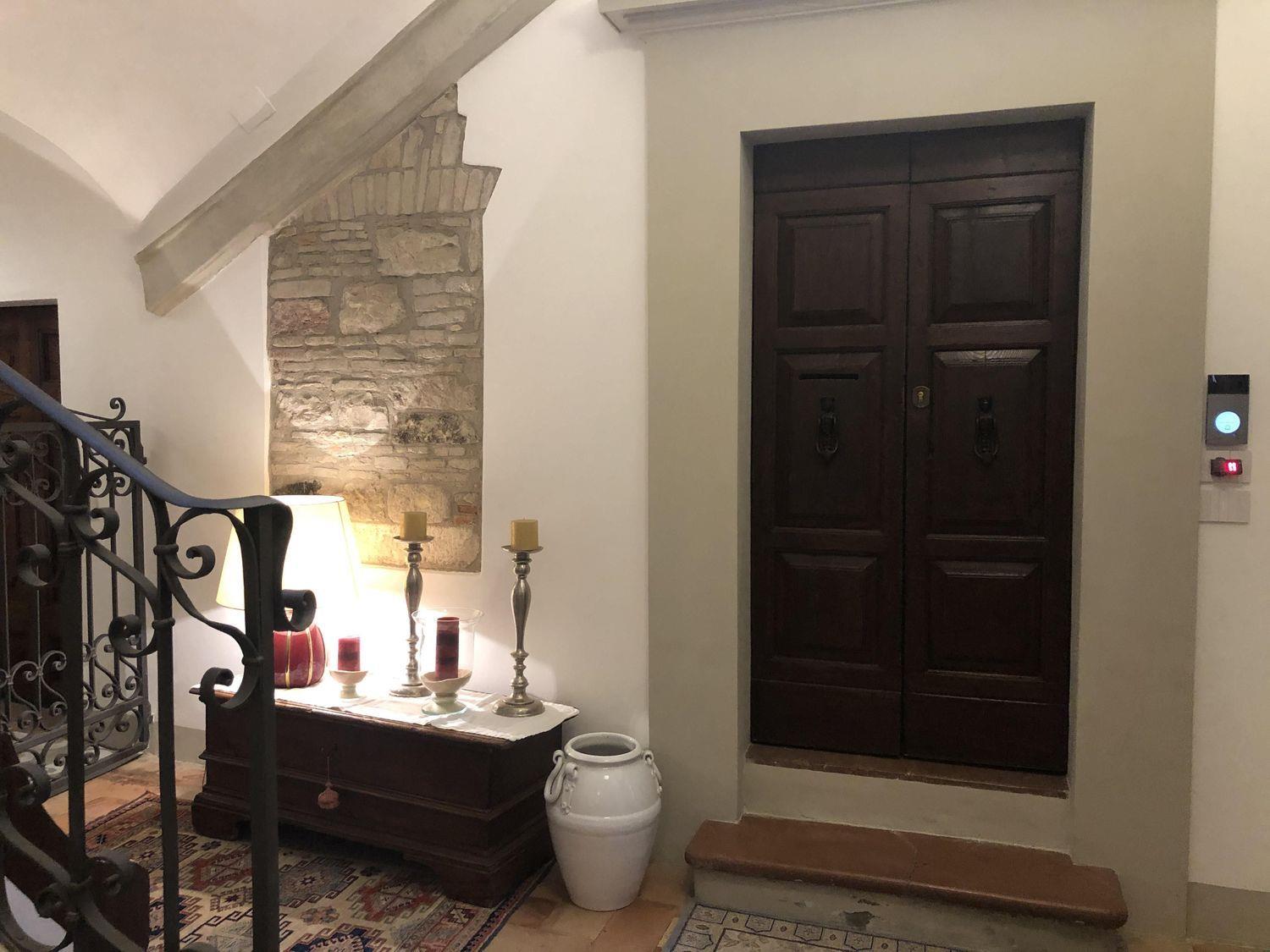 Purchase: Apartment (06081)