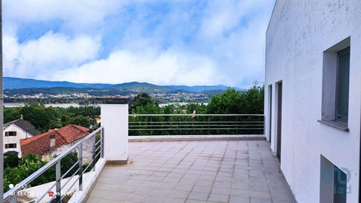 Home / Villa with 3 Rooms in Viana do Castelo with 265,00 m²
