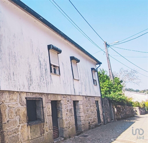 Traditional house with 3 Rooms in Vila Nova De Cerveira E Lovelhe with 167,00 m²