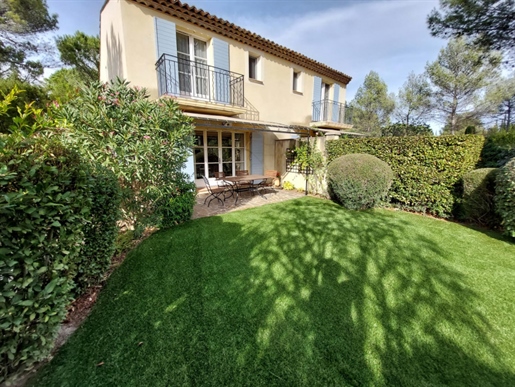 Beautiful house located in one of the most beautiful golf resorts in the south of France
