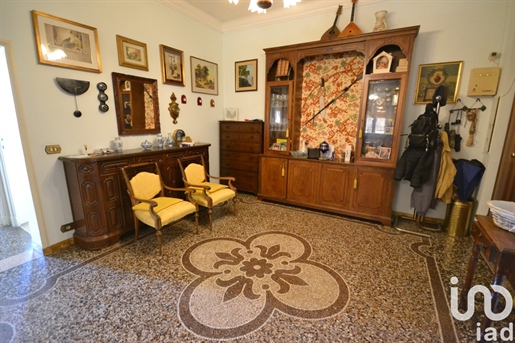 Vendita Appartamento 127 m² - 3 camere - Genova
