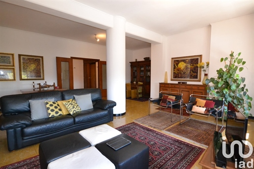Vendita Appartamento 175 m² - 3 camere - Genova