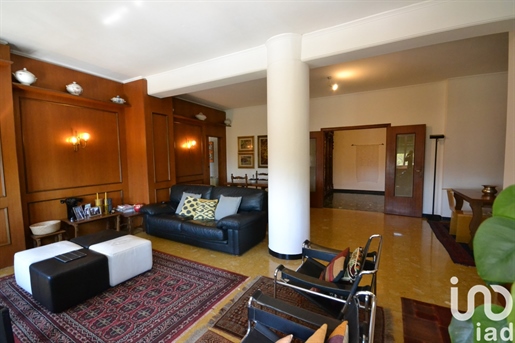 Sale Apartment 175 m² - 3 bedrooms - Genoa