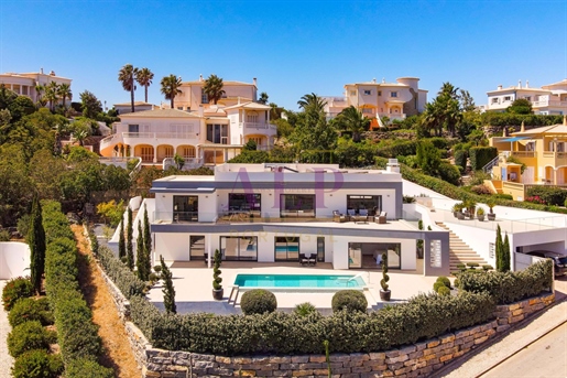 Moderne en luxe villa in Santo Antonio Golf - Algarve