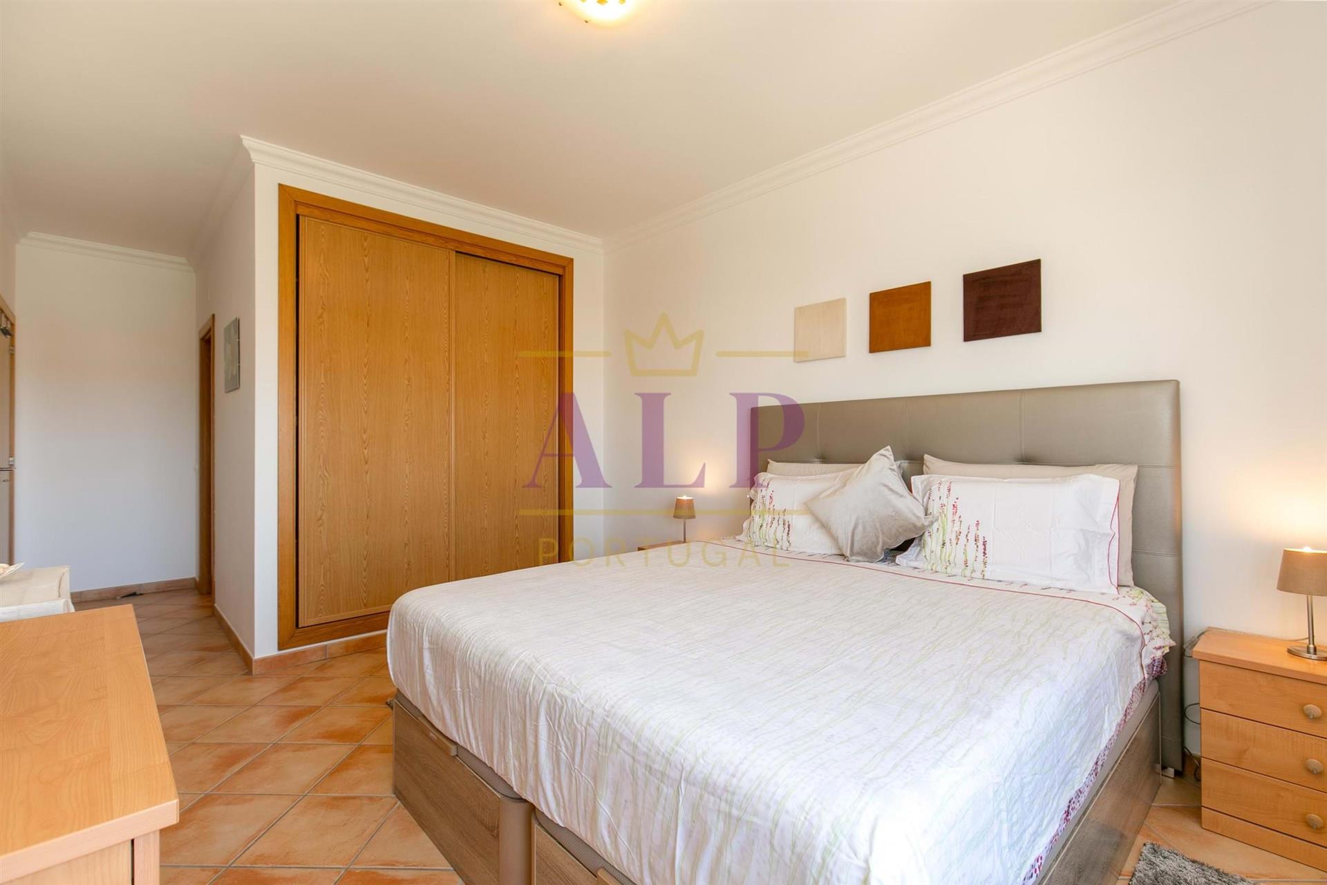 Apartamento T2 bien presentado en Lagos, cerca de Porto de Mos