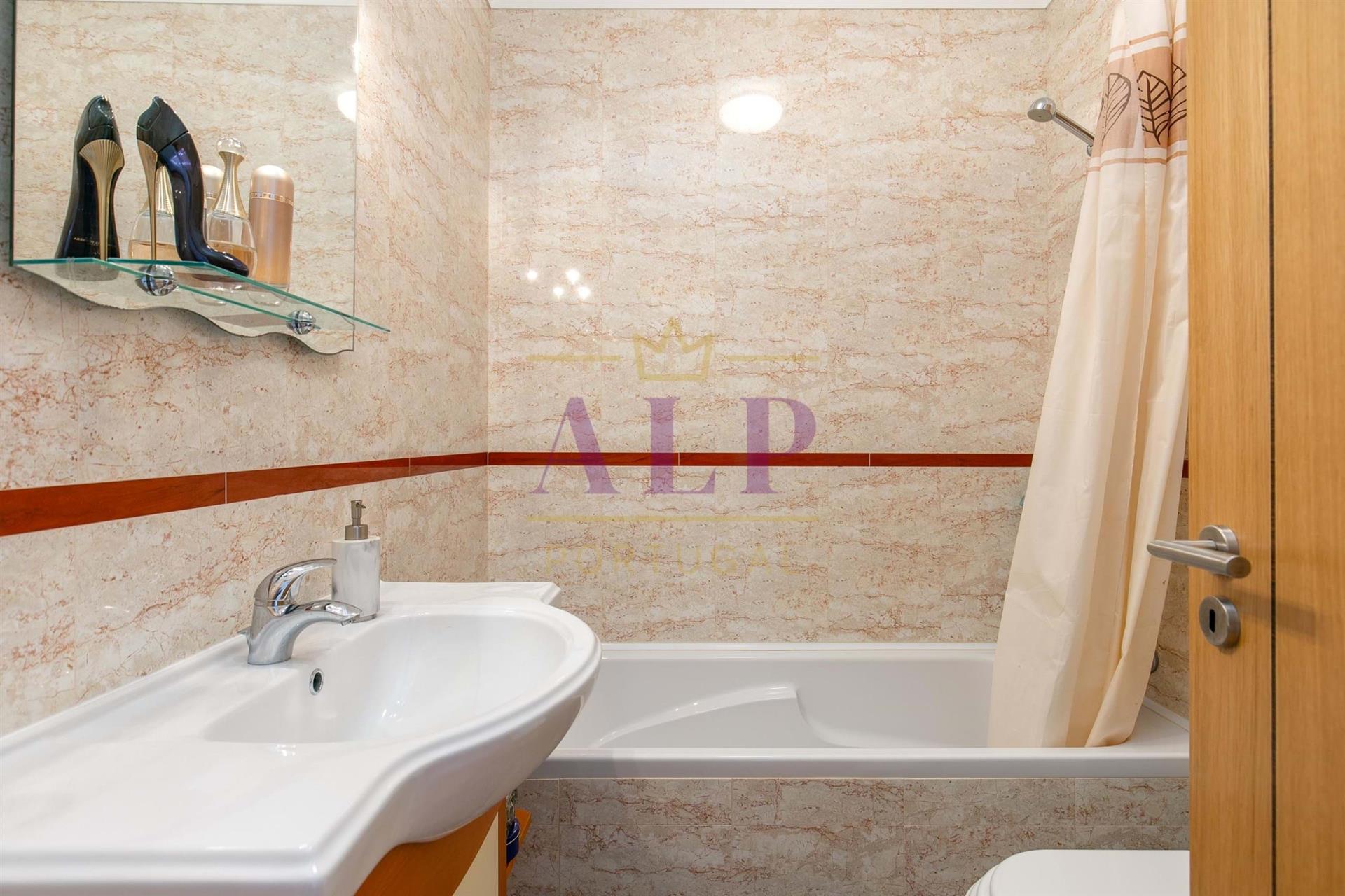 Apartamento T2 bien presentado en Lagos, cerca de Porto de Mos
