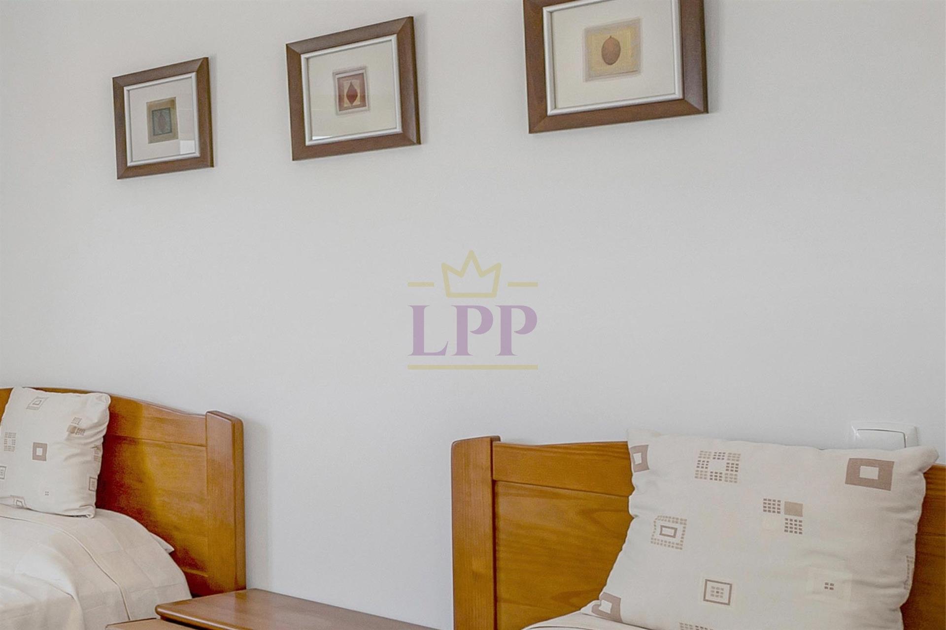 Apartamento T2 bien presentado en Lagos, cerca de Porto de Mos