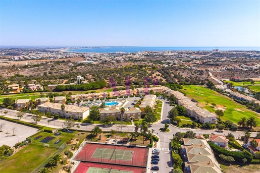 Golf Course Panoramic Views Apartment in Boavista