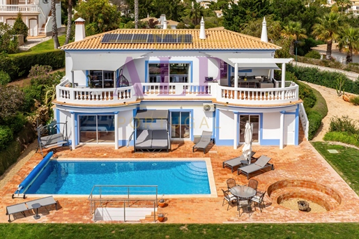 Vlekkeloze villa met 3 slaapkamers in het rustige paradijs van Santo Antonio Golf, Vila do Bispo